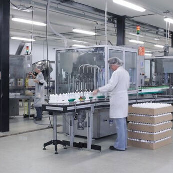 Pass Box trong phòng sạch mỹ phẩm hoạt động như thế nào?